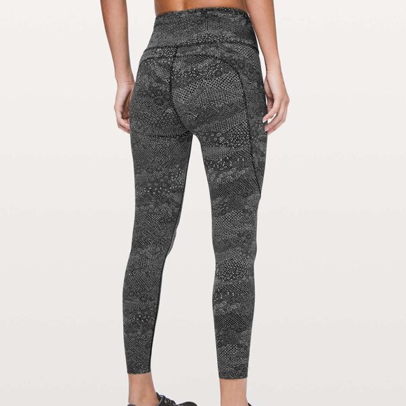 lululemon Fast and Free 7/8 Black and White Women's Leggings - Picture 13 of 13